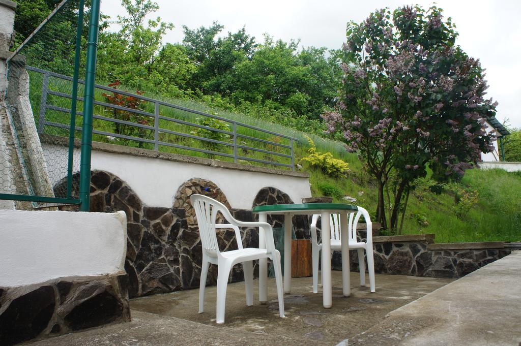 Отель Casa Bella Турда Экстерьер фото