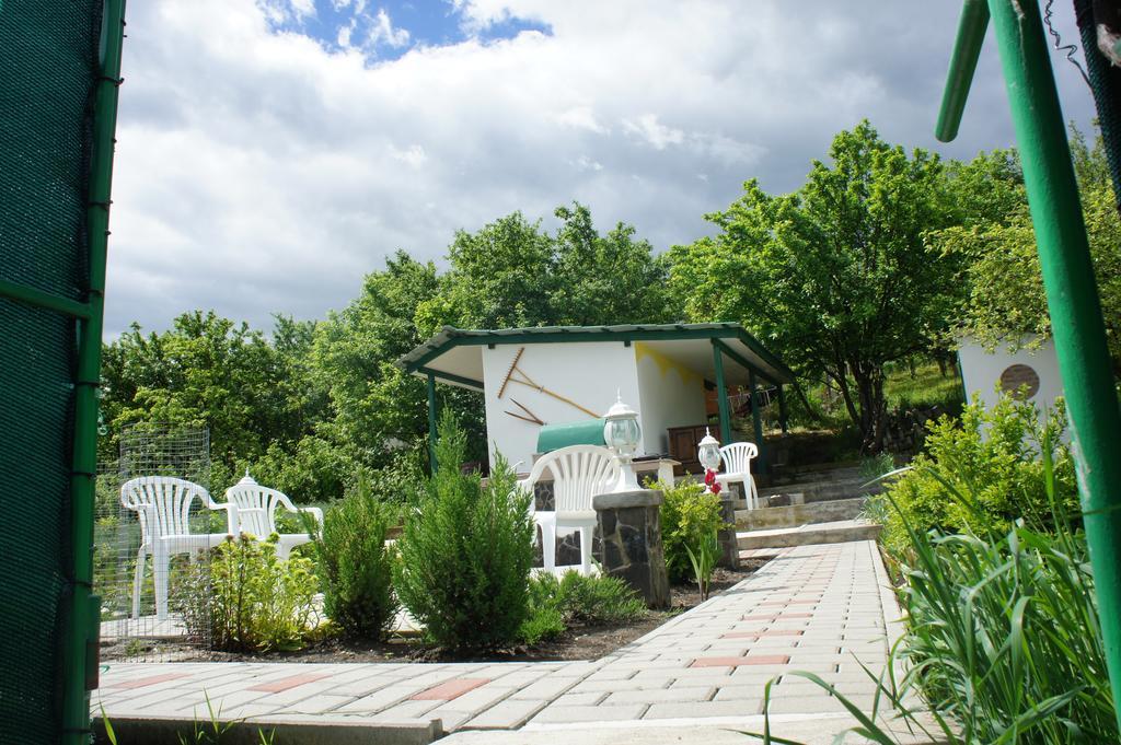 Отель Casa Bella Турда Экстерьер фото